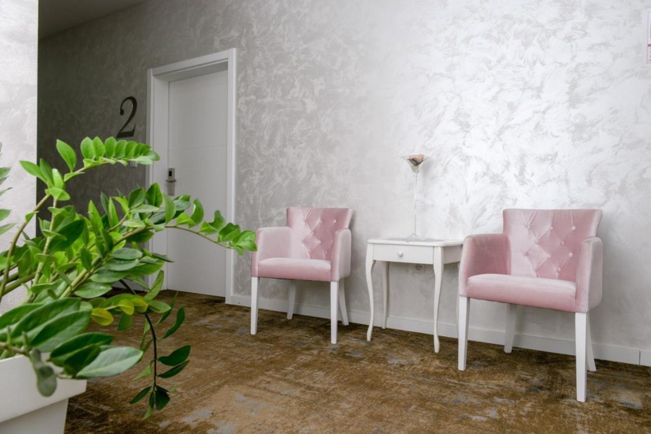 Bed and Breakfast Sunny Hill Garden Stara Pazova Exterior foto