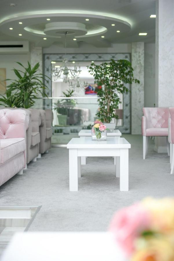 Bed and Breakfast Sunny Hill Garden Stara Pazova Exterior foto